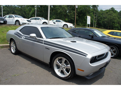 dodge challenger 2010 silver coupe r t classic gasoline 8 cylinders rear wheel drive automatic 08812