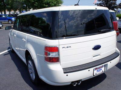 ford flex 2011 white se gasoline 6 cylinders front wheel drive automatic with overdrive 08753