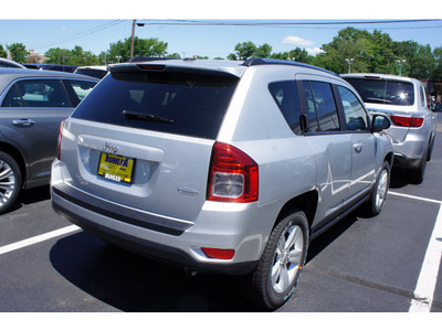 jeep compass 2011 silver suv gasoline 4 cylinders 2 wheel drive automatic 07730