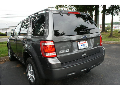 ford escape 2011 gray suv xlt flex fuel 6 cylinders all whee drive automatic with overdrive 08753