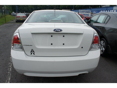 ford fusion 2008 white sedan i4 gasoline 4 cylinders front wheel drive automatic 07060