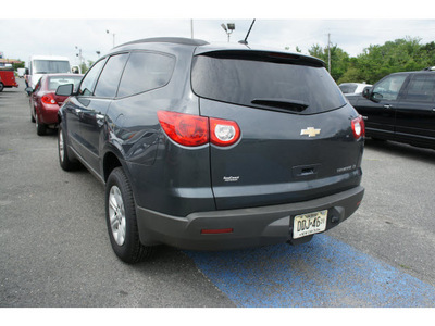 chevrolet traverse 2011 cyber gray ls gasoline 6 cylinders front wheel drive automatic 07712