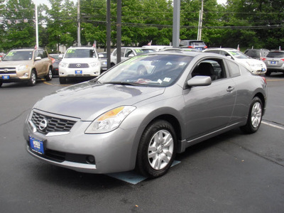 nissan altima 2009 silver coupe 2 5 s gasoline 4 cylinders front wheel drive automatic 07701