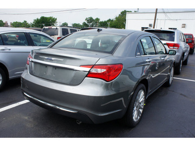 chrysler 200 2011 dk  gray sedan limited gasoline 4 cylinders front wheel drive automatic 07730