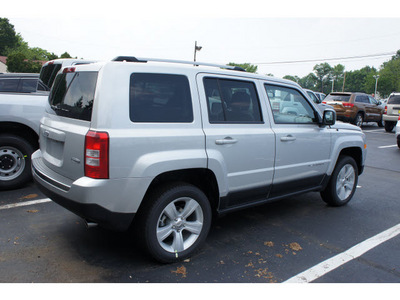 jeep patriot 2011 silver suv gasoline 4 cylinders 4 wheel drive automatic 07730