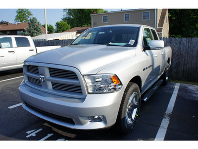 dodge ram 1500 2011 silver sport gasoline 8 cylinders 4 wheel drive automatic with overdrive 07730