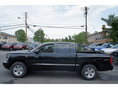 ram dakota 2011 black big horn flex fuel 8 cylinders 4 wheel drive automatic 08844