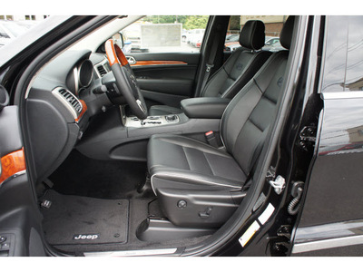 jeep grand cherokee 2011 black suv overland gasoline 8 cylinders 4 wheel drive automatic 08844