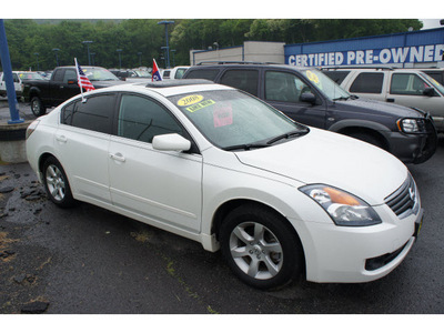 nissan altima 2008 white sedan 2 5 gasoline 4 cylinders front wheel drive automatic 07060