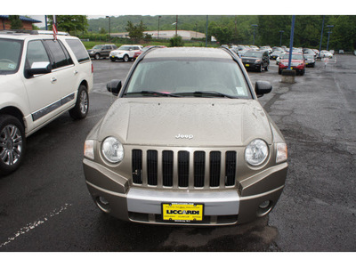 jeep compass 2007 beige suv limited gasoline 4 cylinders 4 wheel drive automatic 07060