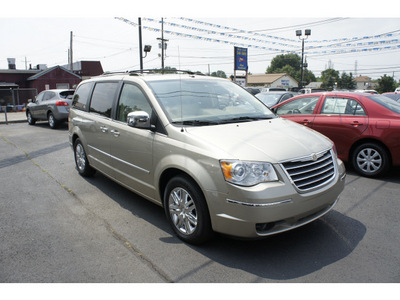 chrysler town and country 2008 lt  brown van limited gasoline 6 cylinders front wheel drive automatic 08016