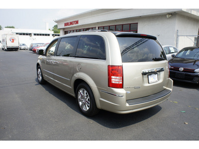 chrysler town and country 2008 lt  brown van limited gasoline 6 cylinders front wheel drive automatic 08016