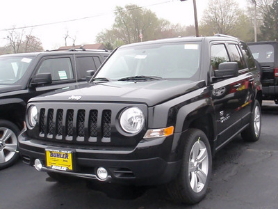 jeep patriot 2011 black suv gasoline 4 cylinders 4 wheel drive 5 speed manual 07730