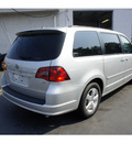 volkswagen routan 2011 silver sel rse nav gasoline not specified front wheel drive 6 speed automatic 08016