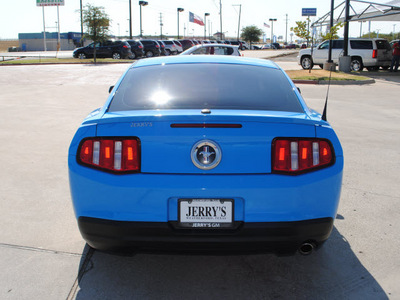 ford mustang 2010 blue coupe gasoline 6 cylinders rear wheel drive automatic with overdrive 76087