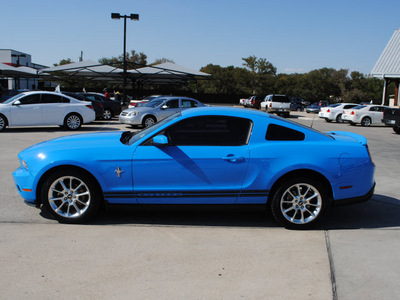 ford mustang 2010 blue coupe gasoline 6 cylinders rear wheel drive automatic with overdrive 76087