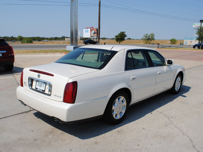 cadillac deville 2000 white sedan gasoline v8 front wheel drive automatic 76087