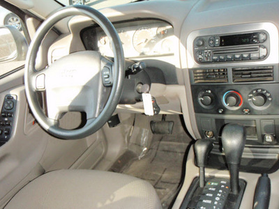 jeep grand cherokee 2004 gray suv laredo gasoline 6 cylinders 4 wheel drive 4 speed automatic 99336