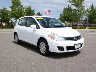 nissan versa 2010 white hatchback gasoline 4 cylinders front wheel drive automatic with overdrive 80126