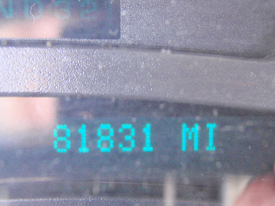 chevrolet tahoe 2004 silver suv lt flex fuel 8 cylinders 4 wheel drive automatic 98674