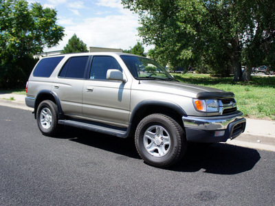 toyota 4runner 2001 gold suv auto 4x4 gasoline 6 cylinders dohc 4 wheel drive automatic with overdrive 80012