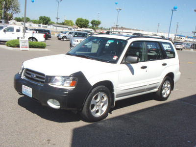 subaru forester 2003 white wagon xs gasoline 4 cylinders all whee drive 5 speed manual 99301