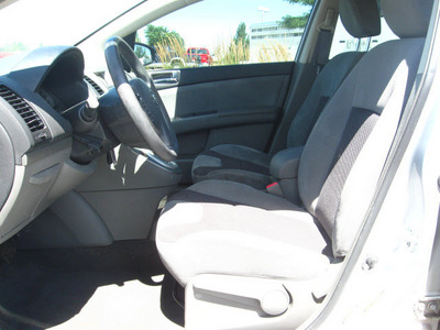 nissan sentra 2007 gray sedan 2 0 gasoline 4 cylinders front wheel drive automatic 80504