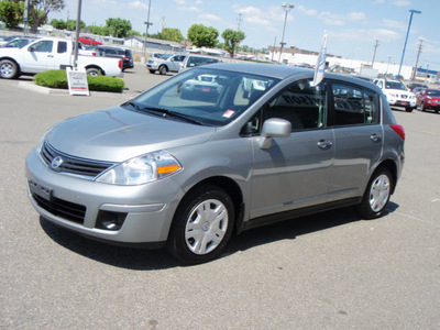 nissan versa 2011 lt gray hatchback s gasoline 4 cylinders front wheel drive automatic 99301