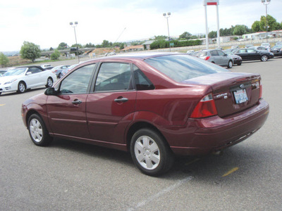 ford focus 2006 maroon sedan se gasoline 4 cylinders front wheel drive automatic with overdrive 99301