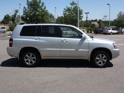 toyota highlander 2005 silver suv gasoline 6 cylinders all whee drive automatic with overdrive 80126