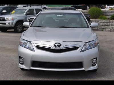toyota camry hybrid 2011 silver sedan base hybrid 4 cylinders front wheel drive cont  variable trans  46219