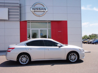 nissan maxima 2009 silver sedan sv gasoline 6 cylinders front wheel drive automatic 99301