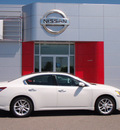 nissan maxima 2011 white sedan 3 5 sv gasoline 6 cylinders front wheel drive cont  variable trans  99301