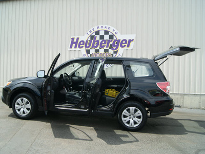 subaru forester 2010 obsidian black suv 2 5x gasoline 4 cylinders all whee drive automatic 80905