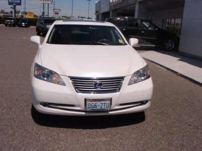 lexus es 350 2007 white sedan es 350 gasoline 6 cylinders front wheel drive automatic 99301