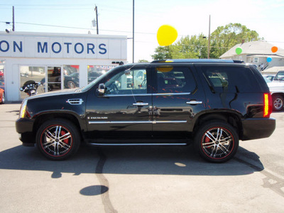cadillac escalade 2007 black suv gasoline 8 cylinders all whee drive shiftable automatic 98901