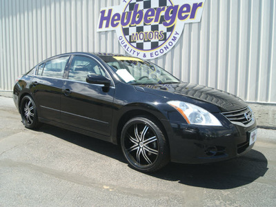 nissan altima 2010 black sedan 2 5 s gasoline 4 cylinders front wheel drive automatic 80905