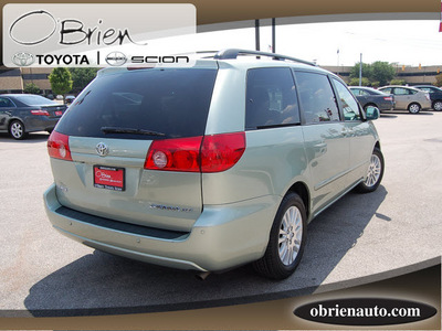 toyota sienna 2010 green van gasoline 6 cylinders front wheel drive 5 speed automatic 46219