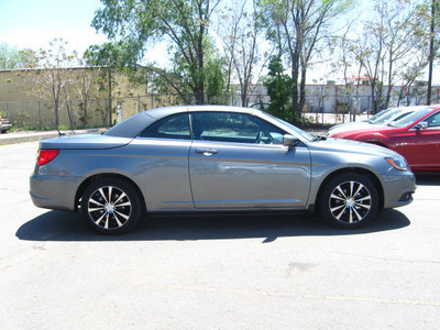 chrysler 200 convertible 2011 dk  gray s flex fuel 6 cylinders front wheel drive automatic 80301