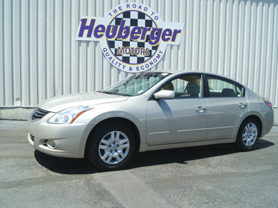 nissan altima 2010 tan sedan 2 5 s gasoline 4 cylinders front wheel drive automatic 80905