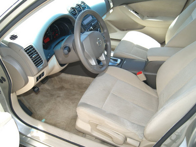 nissan altima 2010 tan sedan 2 5 s gasoline 4 cylinders front wheel drive automatic 80905