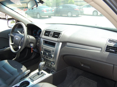 ford fusion 2010 gray se gasoline 4 cylinders front wheel drive automatic 46219