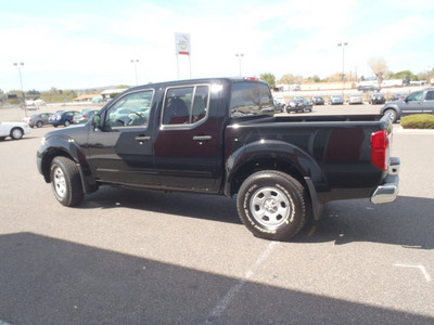 nissan frontier 2011 black s gasoline 6 cylinders 4 wheel drive automatic with overdrive 99301