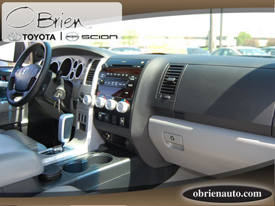 toyota tundra 2008 gray limited gasoline 8 cylinders 4 wheel drive 6 speed automatic 46219