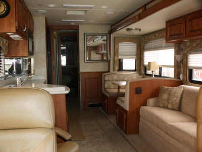 monaco coach lapalma 2008 champagne cummins 325 deisel pushe automatic 80110