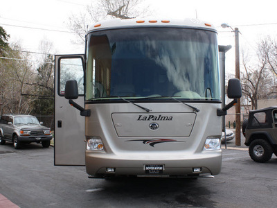 monaco coach lapalma 2008 champagne cummins 325 deisel pushe automatic 80110