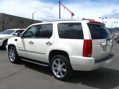 cadillac escalade 2008 white suv gasoline 8 cylinders all whee drive automatic 80301