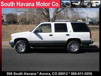 gmc yukon 1999 white suv 4x4 new tires gasoline v8 4 wheel drive automatic with overdrive 80012