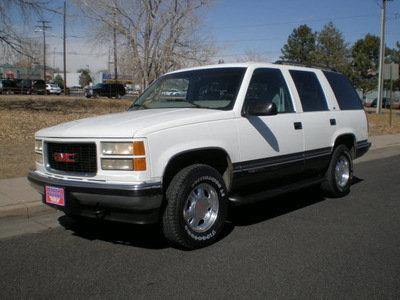 gmc yukon 1999 white suv 4x4 new tires gasoline v8 4 wheel drive automatic with overdrive 80012