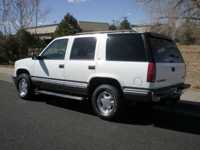 gmc yukon 1999 white suv 4x4 new tires gasoline v8 4 wheel drive automatic with overdrive 80012